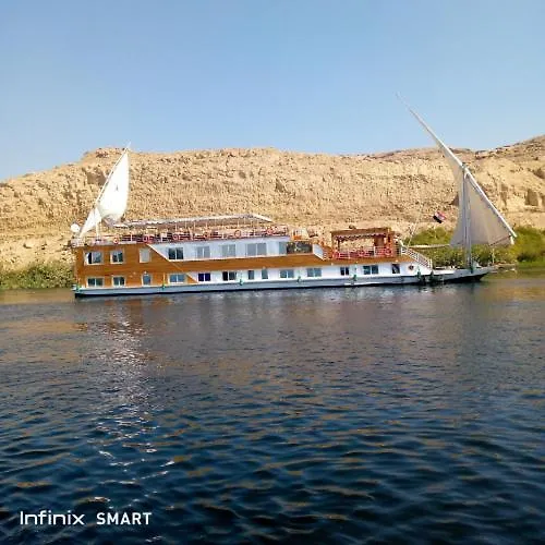 Lucky Hotel Luxor